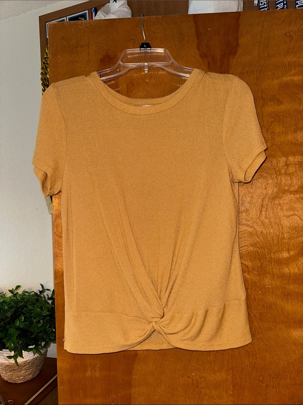 Pink Republic Short-Sleeve Twist-Front Top in Mustard